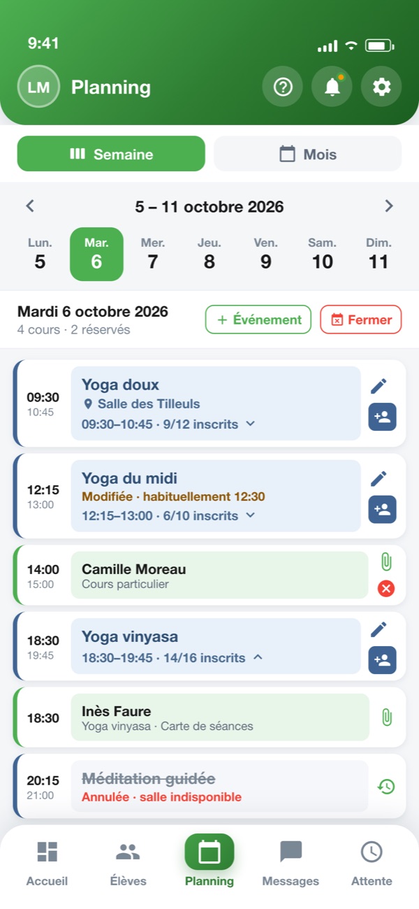 Planning d'une professeure de yoga avec cours collectifs, séance modifiée et séance annulée